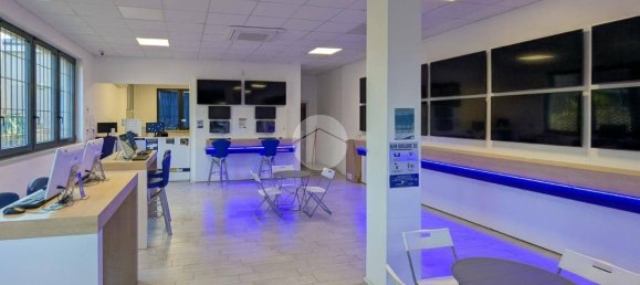 1-salle Propriété commerciale à Montichiari, Italy No. 210275 14