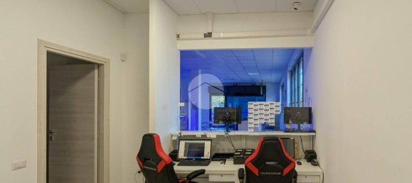 1-salle Propriété commerciale à Montichiari, Italy No. 210275 21