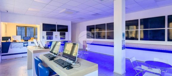 1-salle Propriété commerciale à Montichiari, Italy No. 210275 7