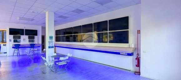 1-salle Propriété commerciale à Montichiari, Italy No. 210275 5