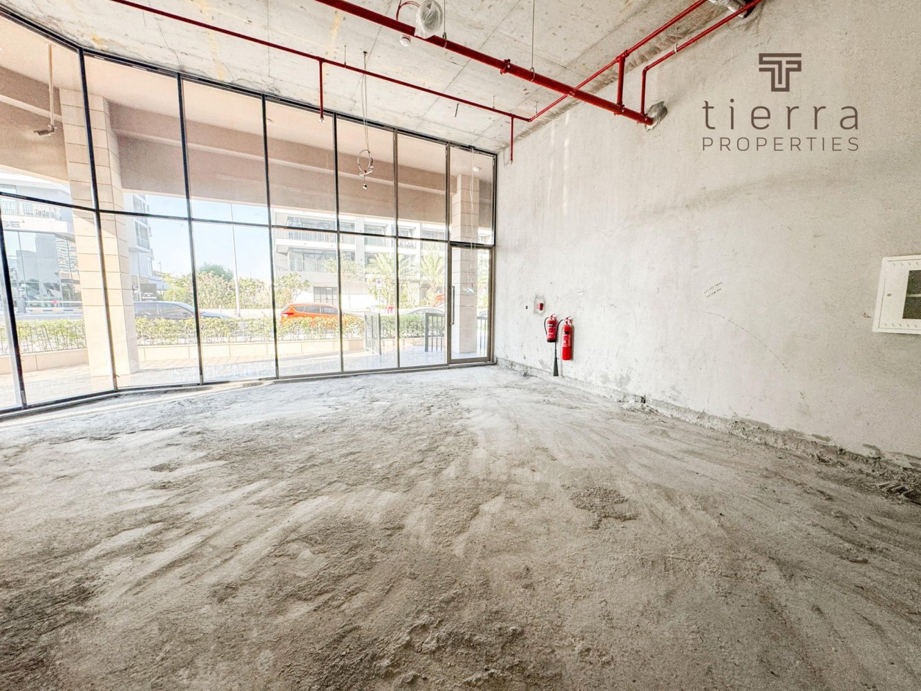 Магазин 84.1м² в Дубай, ОАЭ № 54134