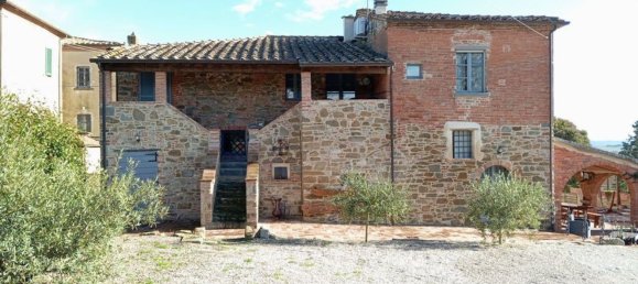 18 rooms House in Marciano della Chiana, Italy No. 216328 3