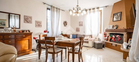 4 bedrooms Villa in Galbiate, Italy No. 87654 23