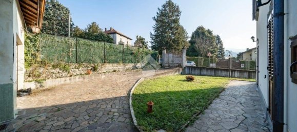 4 bedrooms Villa in Galbiate, Italy No. 87654 11
