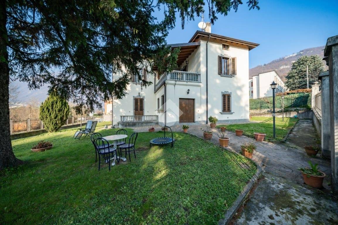 4 bedrooms Villa in Galbiate, Italy No. 87654