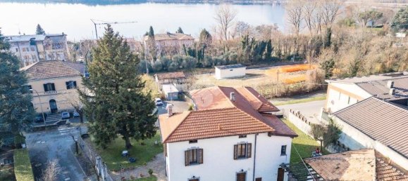 4 bedrooms Villa in Galbiate, Italy No. 87654 5