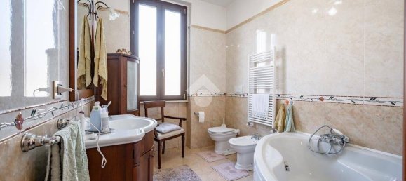 4 bedrooms Villa in Galbiate, Italy No. 87654 38