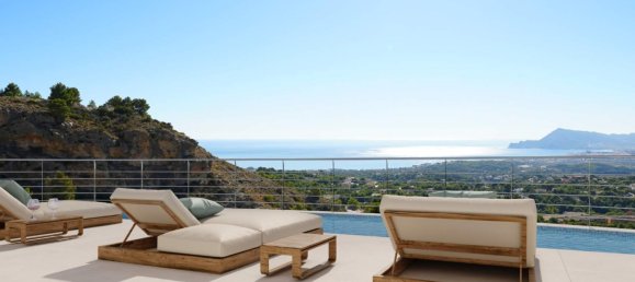 5 bedrooms Villa in Altea, Spain No. 13059 2