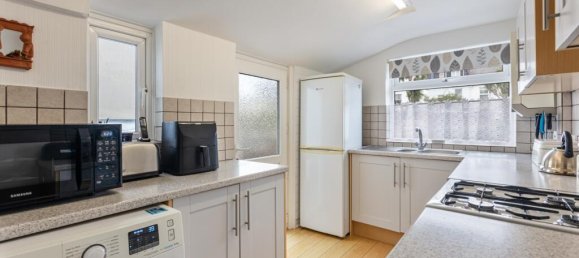 2 bedrooms House in Torquay, United Kingdom No. 13714 3