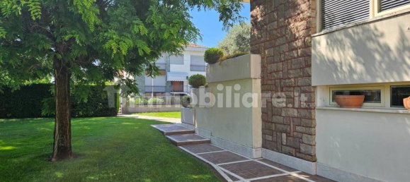 3 bedrooms Villa in Tombolo, Italy No. 359427 8