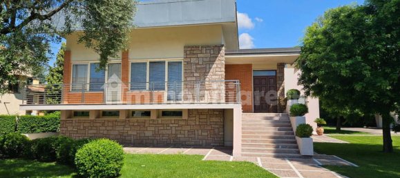 3 bedrooms Villa in Tombolo, Italy No. 359427 3
