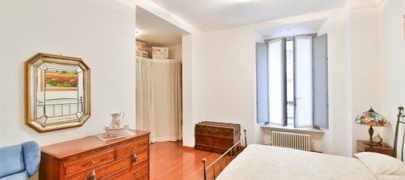 Apartamento de 4 dormitorios en Como, Italy No. 174601 36