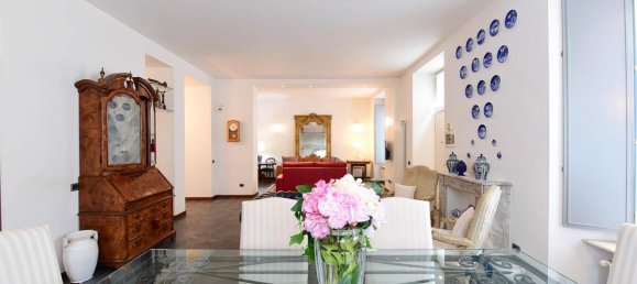 Apartamento de 4 dormitorios en Como, Italy No. 174601 5