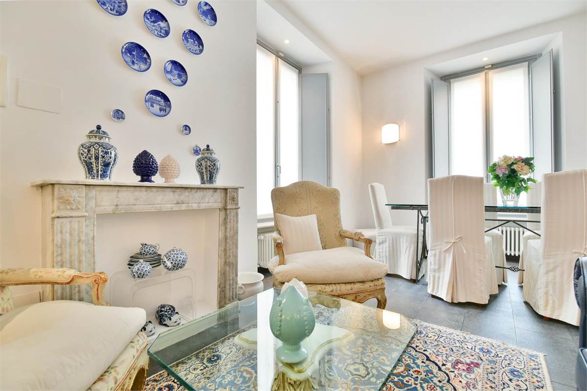 Apartamento de 4 dormitorios en Como, Italy No. 174601