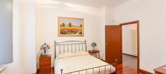 Apartamento de 4 dormitorios en Como, Italy No. 174601 44
