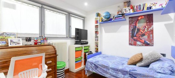 Apartamento de 4 dormitorios en Como, Italy No. 174601 43