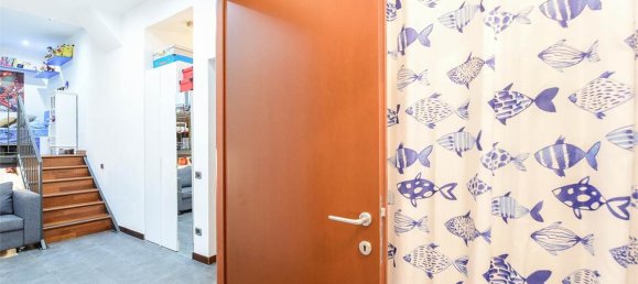 Apartamento de 4 dormitorios en Como, Italy No. 174601 48