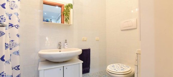 Apartamento de 4 dormitorios en Como, Italy No. 174601 49