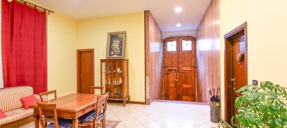 Apartamento de 4 dormitorios en Como, Italy No. 174601 16