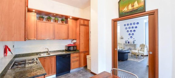 Apartamento de 4 dormitorios en Como, Italy No. 174601 7