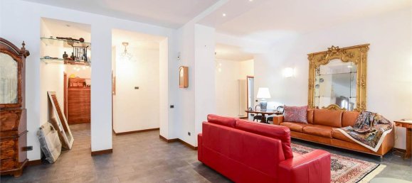 Apartamento de 4 dormitorios en Como, Italy No. 174601 24