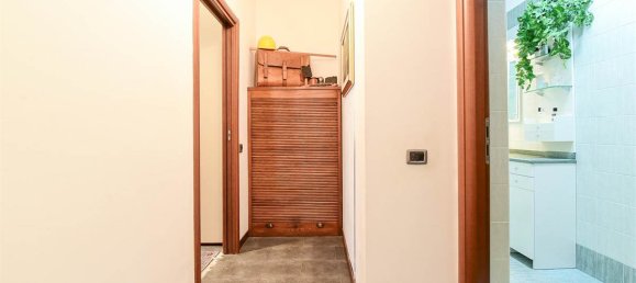 Apartamento de 4 dormitorios en Como, Italy No. 174601 11
