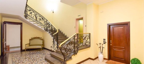 Apartamento de 4 dormitorios en Como, Italy No. 174601 15