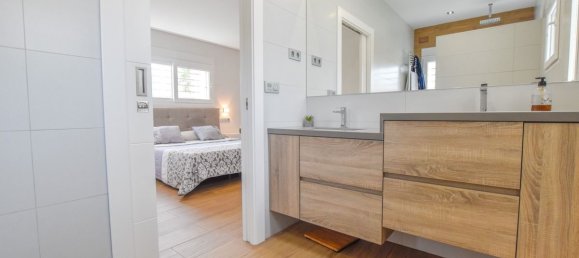 4 bedrooms House in Santa Pola, Spain No. 12032 16