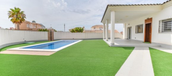 4 bedrooms House in Santa Pola, Spain No. 12032 3