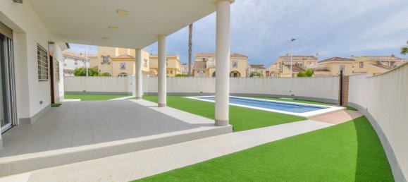 4 bedrooms House in Santa Pola, Spain No. 12032 4