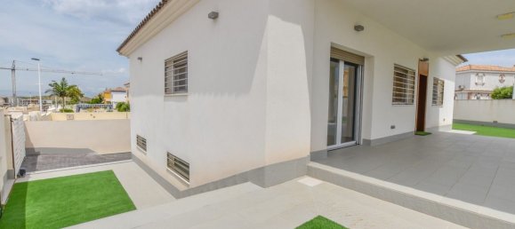 4 bedrooms House in Santa Pola, Spain No. 12032 5