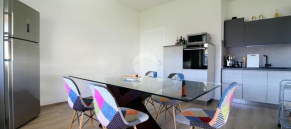 5 rooms Villa in Pocapaglia, Italy No. 153744 2