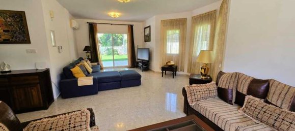 Коммерческая недвижимость с 3 спальнями в Агиос Тихонас, Кипр № 20497 14