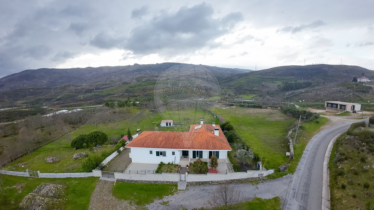 4 غرف نوم منزل في Vila Real, Portugal رقم 14260