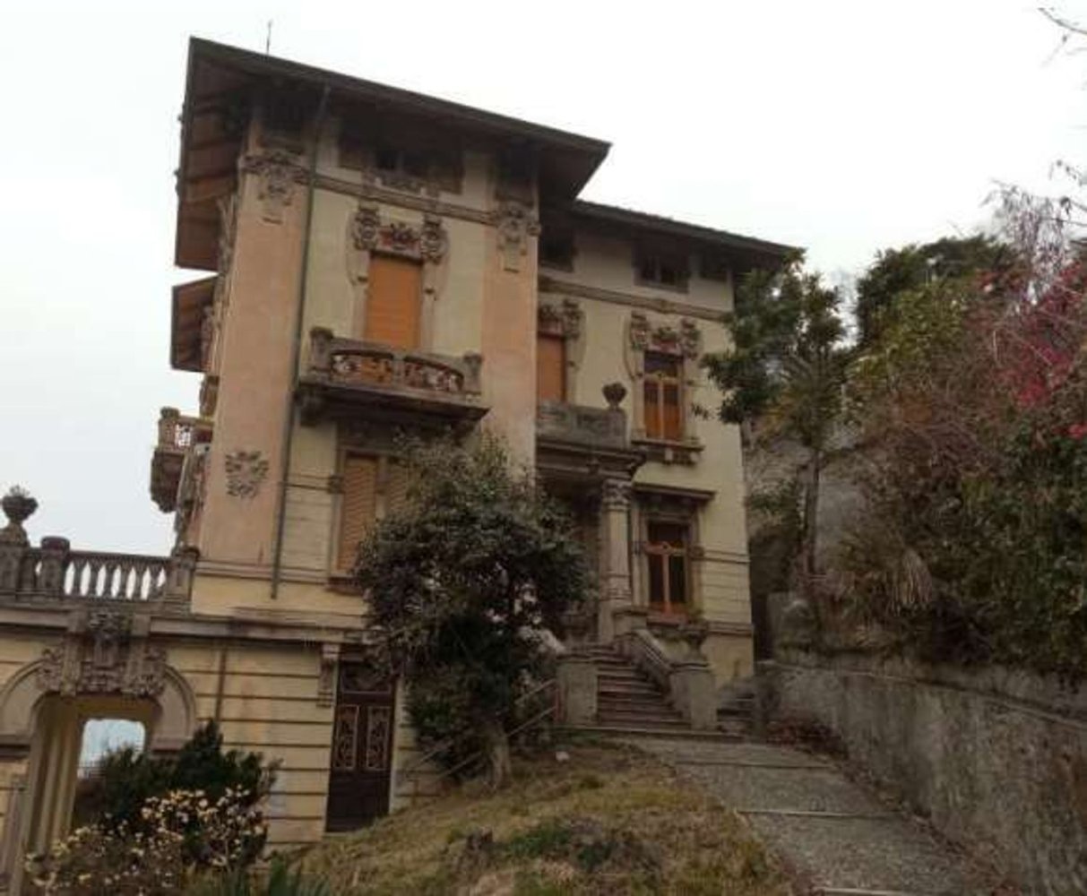 2 rooms Apartment in Luino, Italy No. 186282