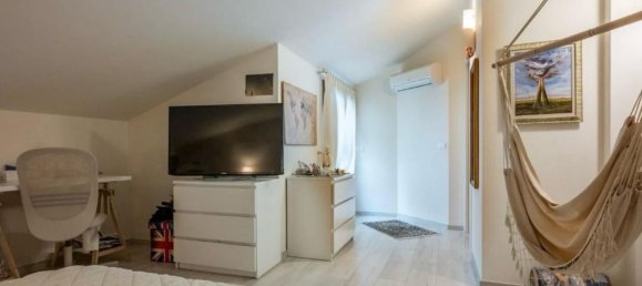 3-salle Maison à Castelfranco di Sotto, Italy No. 296614 24