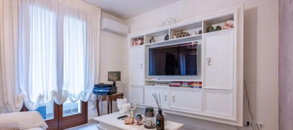 3-salle Maison à Castelfranco di Sotto, Italy No. 296614 15