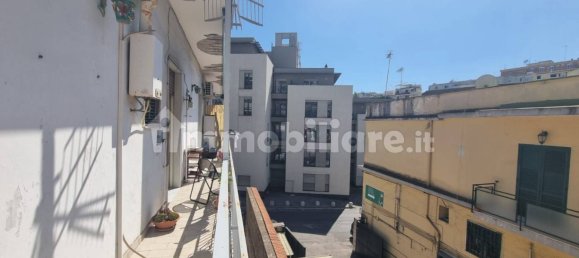 2 Schlafzimmer Wohnung in Naples, Italy, Nr. 313665 5