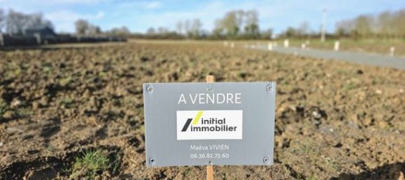 453m² Land in Neuille-Pont-Pierre, France No. 308414 3