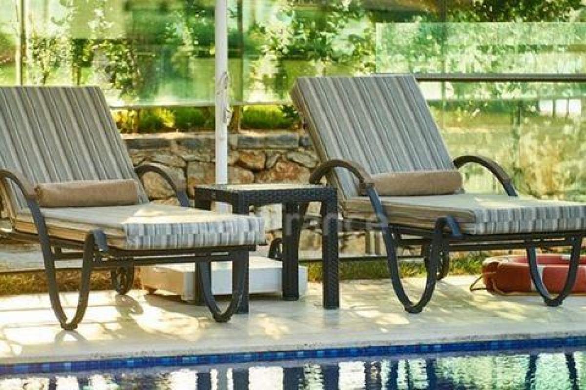  مكتب في Gordes, France 500متر مربع رقم 17933