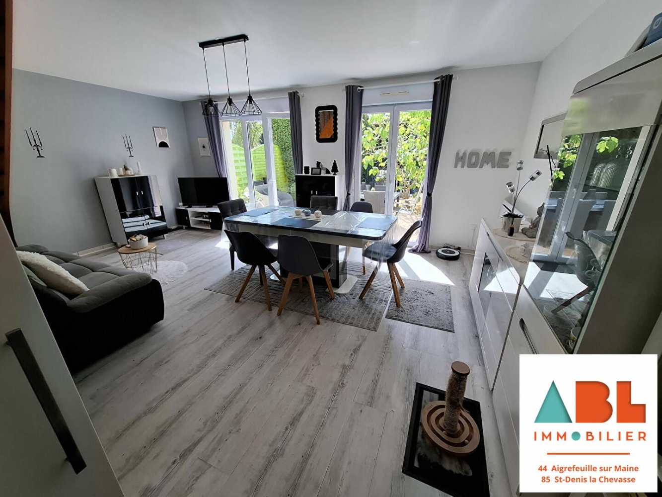 3 bedrooms House in Coueron, France No. 360523