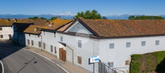 3 bedrooms House in Cavallerleone, Italy No. 151782 14