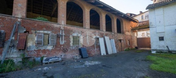 3 bedrooms House in Cavallerleone, Italy No. 151782 36