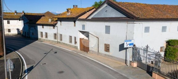 3 bedrooms House in Cavallerleone, Italy No. 151782 11