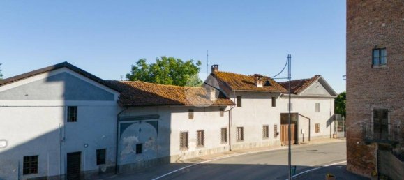 3 bedrooms House in Cavallerleone, Italy No. 151782 16