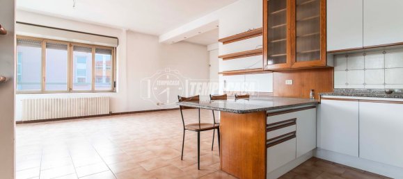 12-Zimmer Villa in Bulgarograsso, Italy, Nr. 333707 2