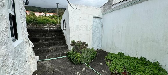 2 bedrooms House in Madalena, Portugal No. 35622 3