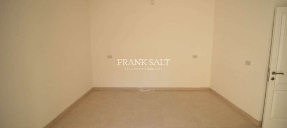 4 bedrooms Villa in Iklin, Malta No. 9516 8