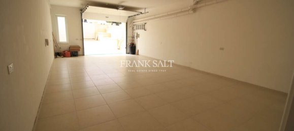 4 bedrooms Villa in Iklin, Malta No. 9516 19