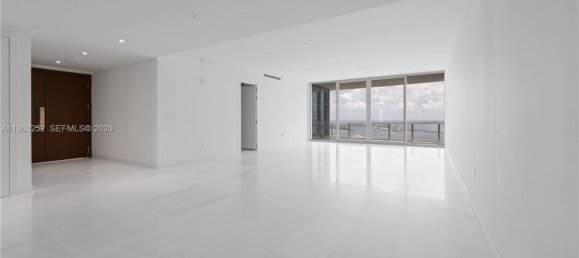3 Schlafzimmer Gewerbliche Immobilien in Miami, USA, Nr. 614362 2